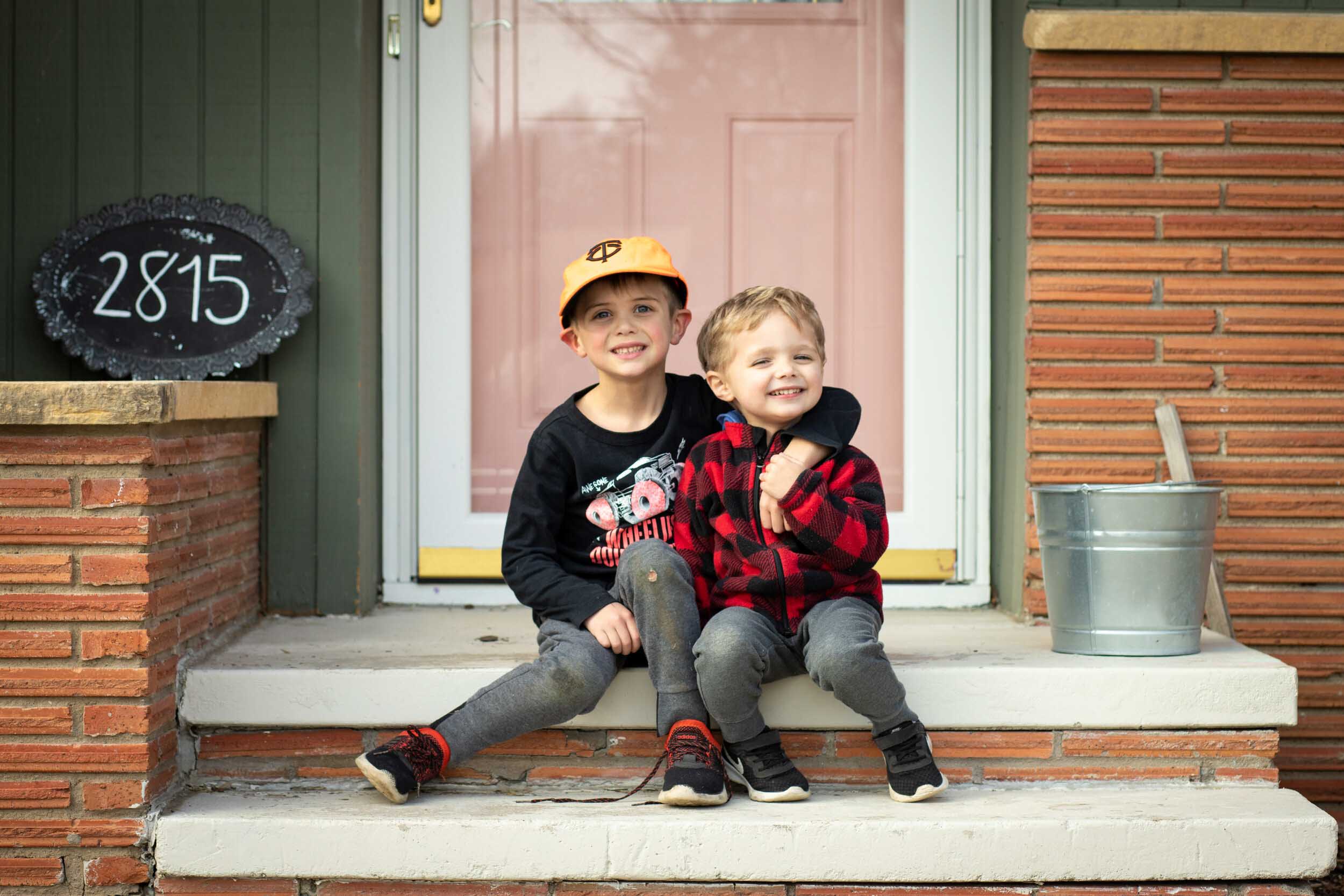 two brothers on front step minneapolis minnesota family photography